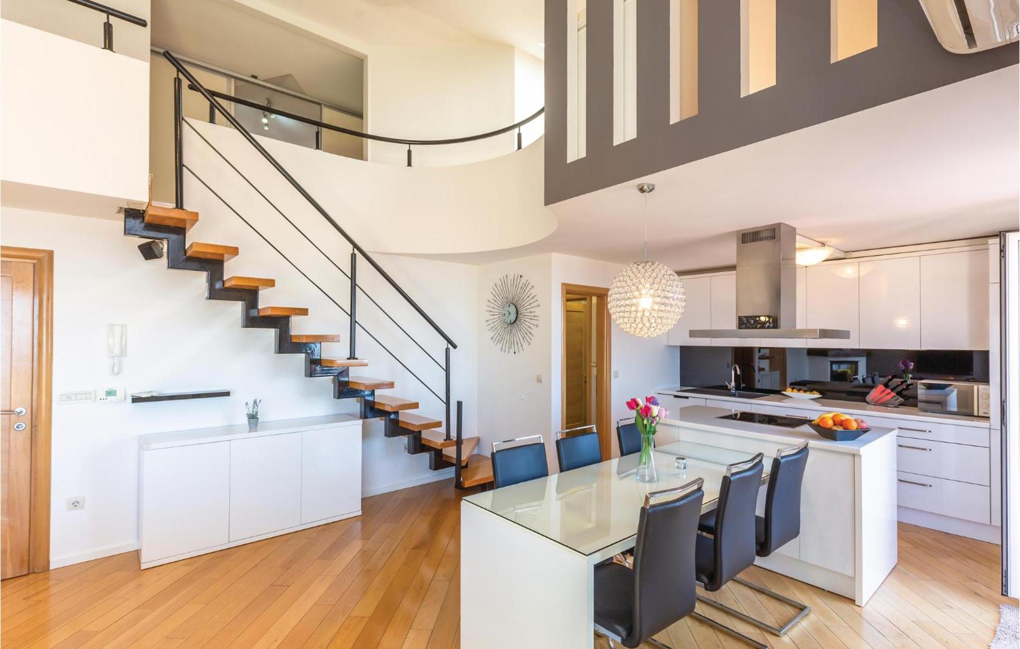Lovely Apartment In Makarska With Kitchenette Exterior foto